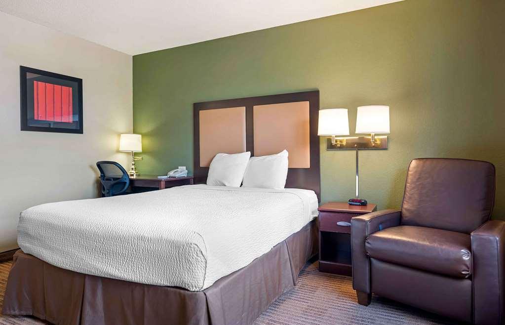 Extended Stay America Select Suites - Chicago - Hanover Park Room photo