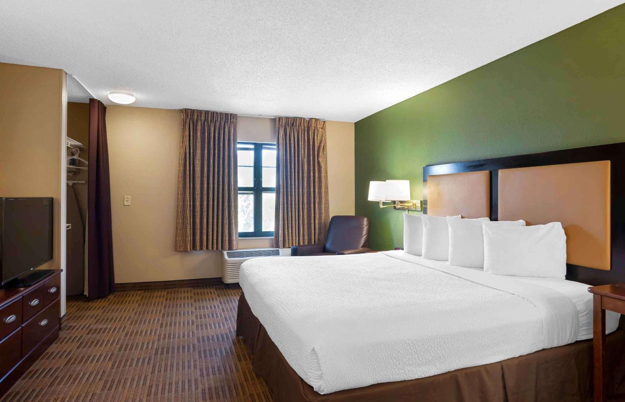 Extended Stay America Select Suites - Chicago - Hanover Park Exterior photo