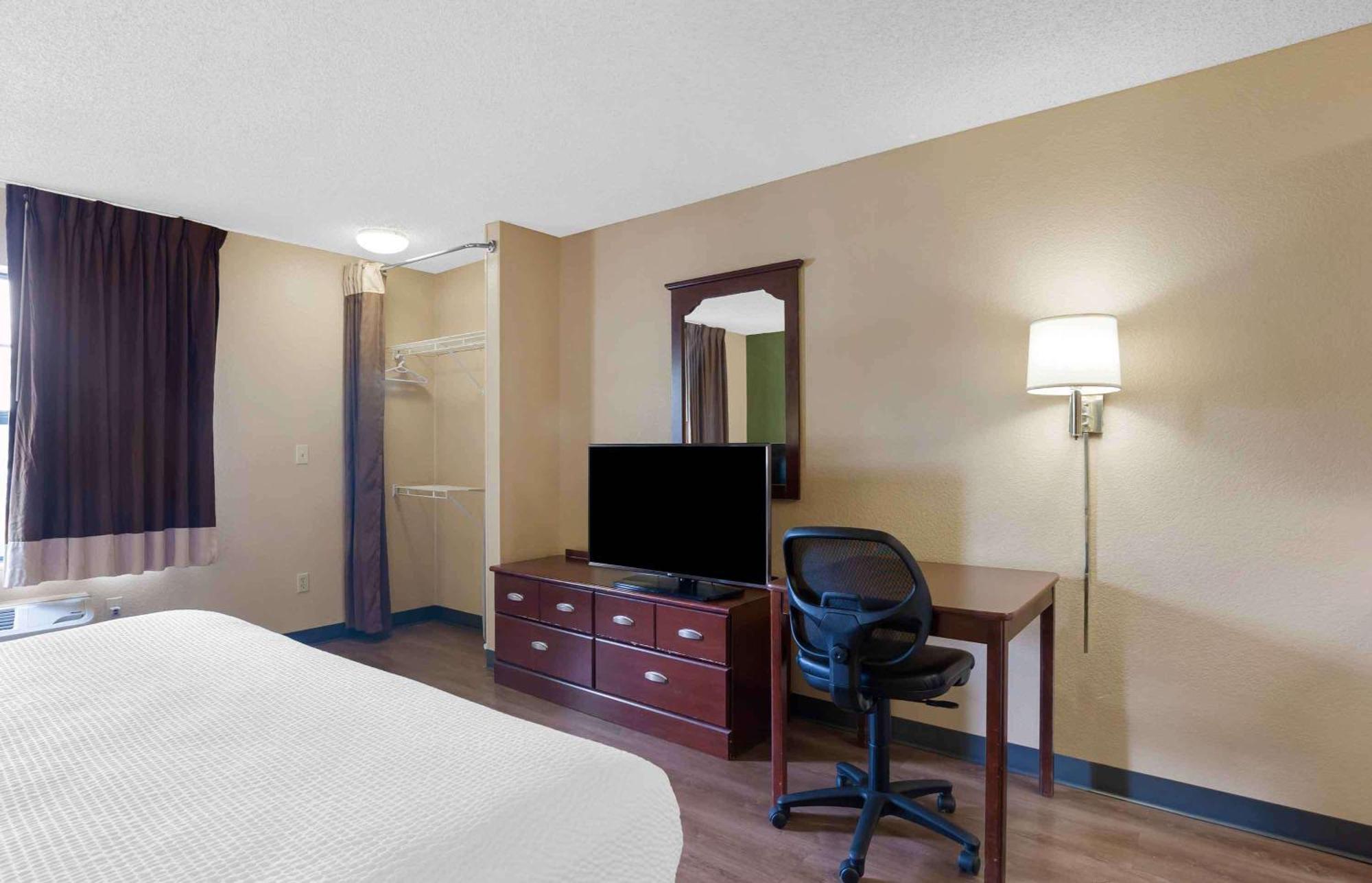 Extended Stay America Select Suites - Chicago - Hanover Park Exterior photo
