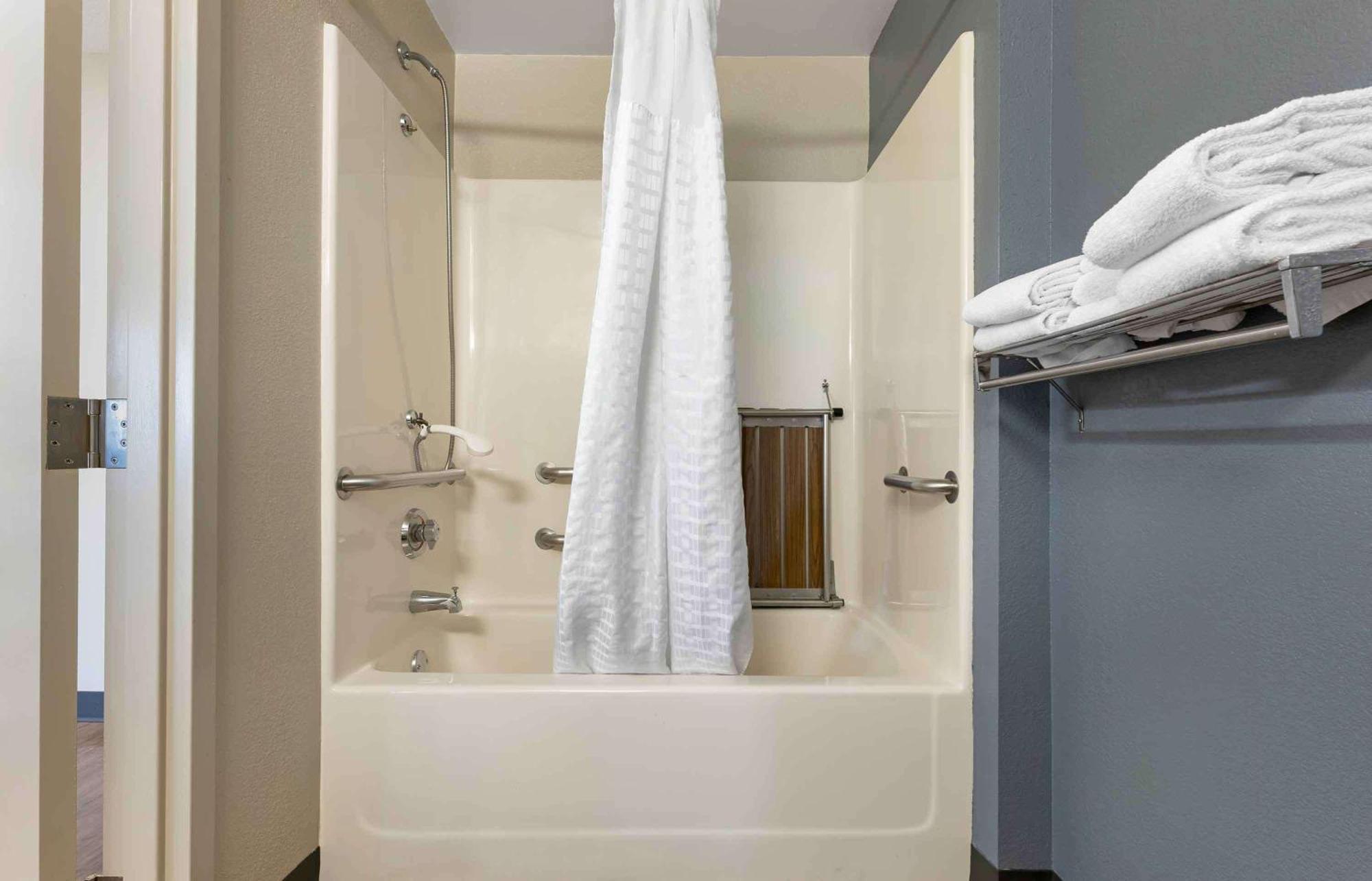 Extended Stay America Select Suites - Chicago - Hanover Park Exterior photo