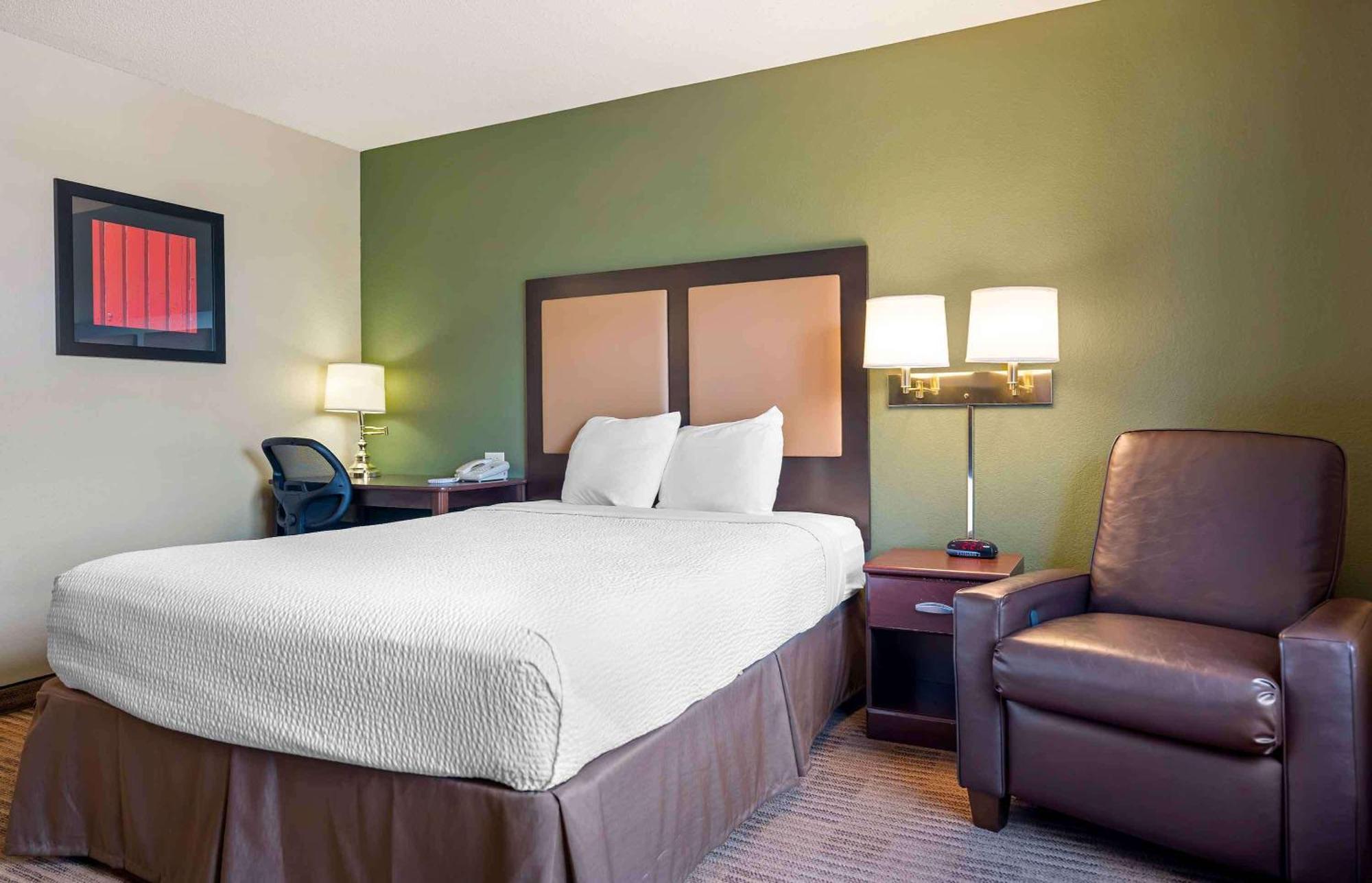 Extended Stay America Select Suites - Chicago - Hanover Park Exterior photo
